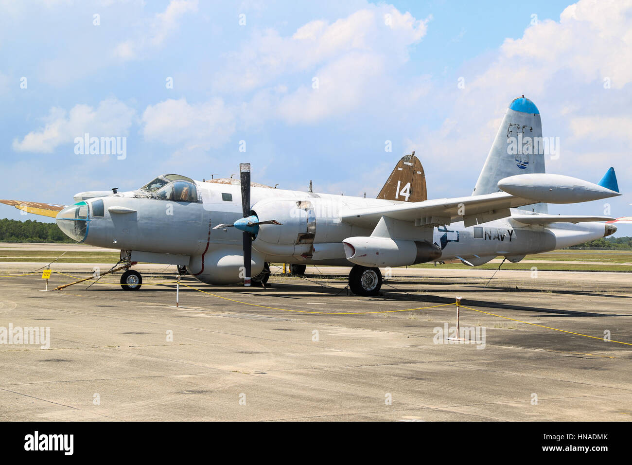 Lockheed P-2 Nettuno - una pattuglia marittima e anti-guerra sottomarina aeromobile Foto Stock