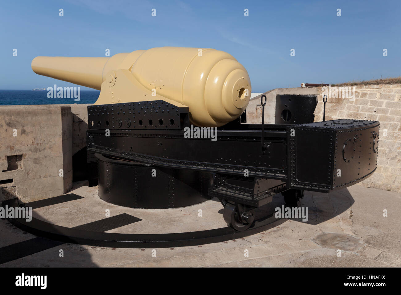 Il Amrstrong 100-ton pistola a Forte Rinella a Malta è stato progettato a guardia del mare rotte nel Grand Harbour. Foto Stock