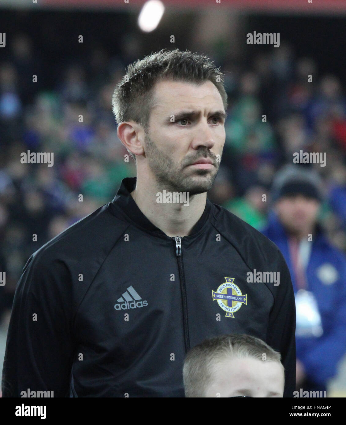 Belfast, Irlanda del Nord. Il 15 novembre 2016. International Football Friendly - Irlanda del Nord 0 Croazia 3. In Irlanda del Nord la Gareth McAuley. Foto Stock