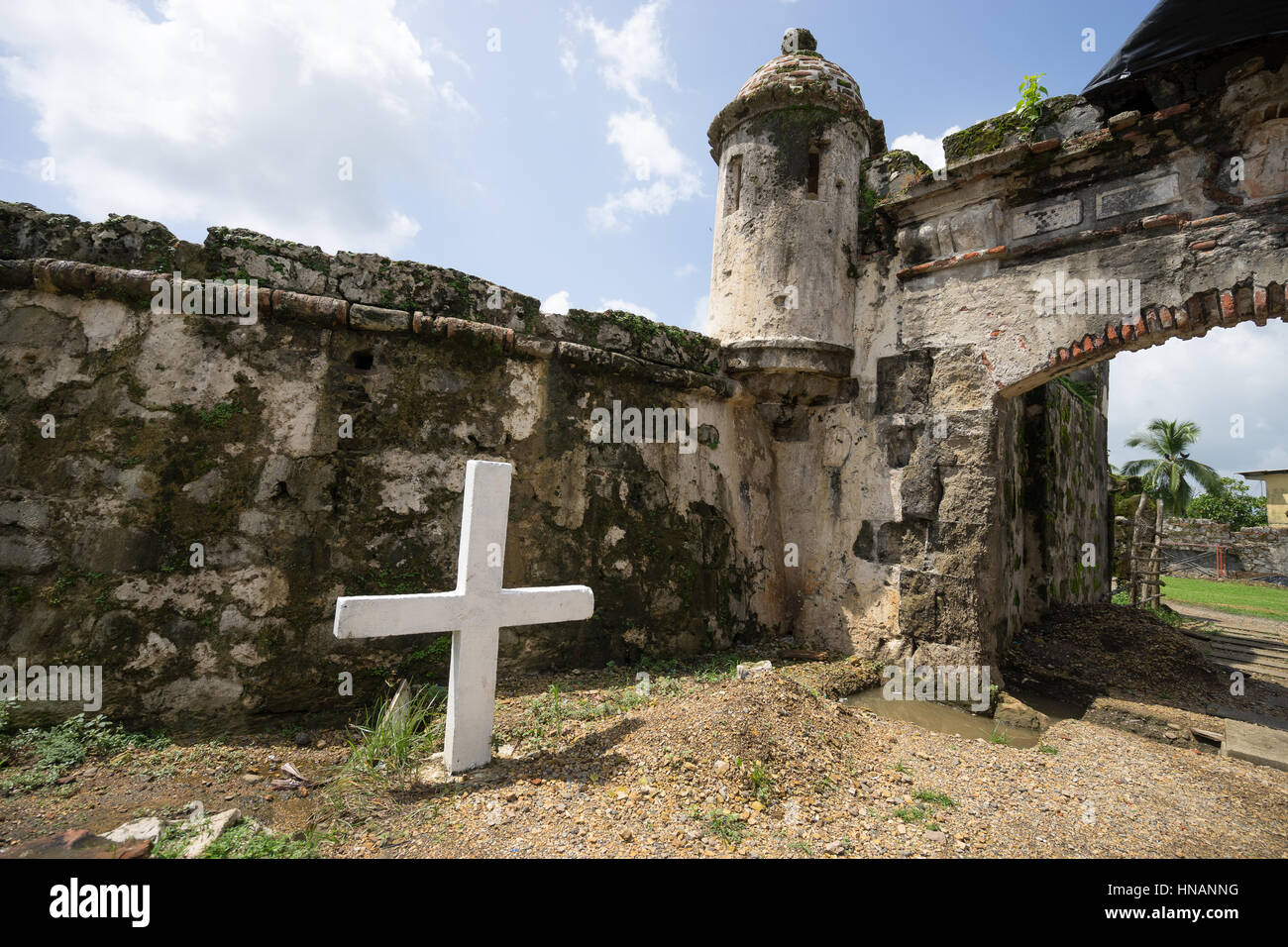 La cappella e l'edificio amministrativo del Fort Jeronimo Portobelo Panama Foto Stock