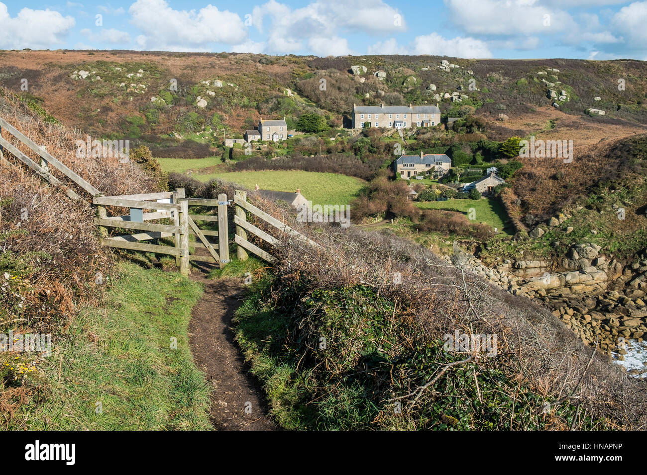 Il caratteristico e pittoresco villaggio costiero di Porthgwarra in Cornovaglia, Inghilterra, Regno Unito. Foto Stock