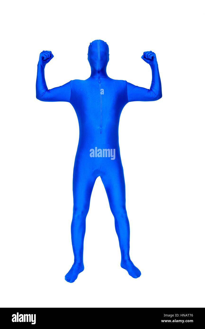 Blue man cheers con le mani alzate isolato su bianco Foto Stock