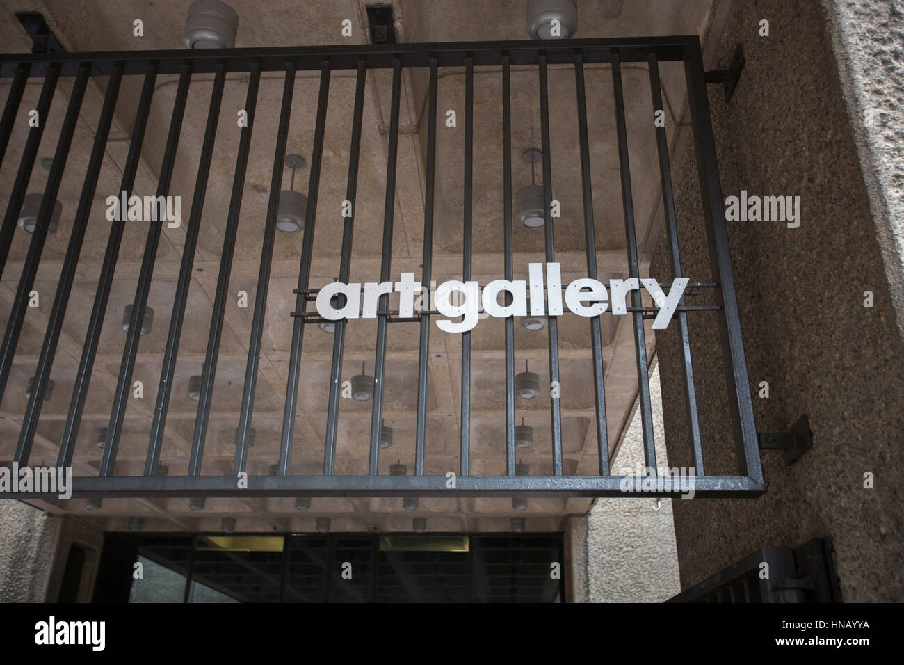 "Galleria d'Arte" segno all'interno del Barbican Centre di Londra. Foto Stock