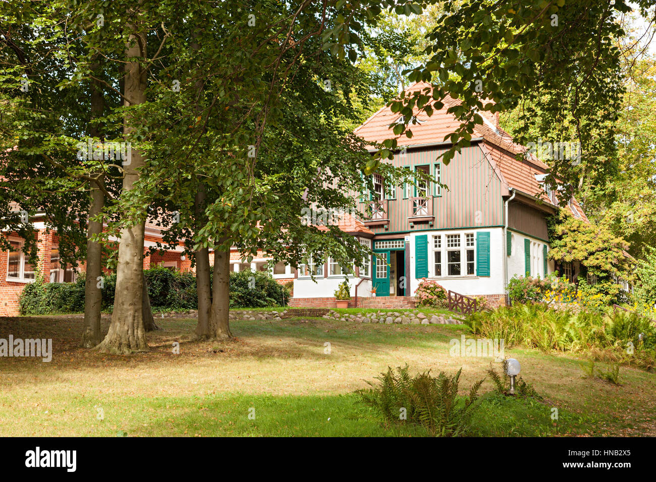 Hiddensee, Germania - 19 Settembre 2016: Ex casa estiva di scrittore tedesco GERHART HAUPTMANN a Kloster, Hiddensee isola. Oggi il palazzo serve Foto Stock