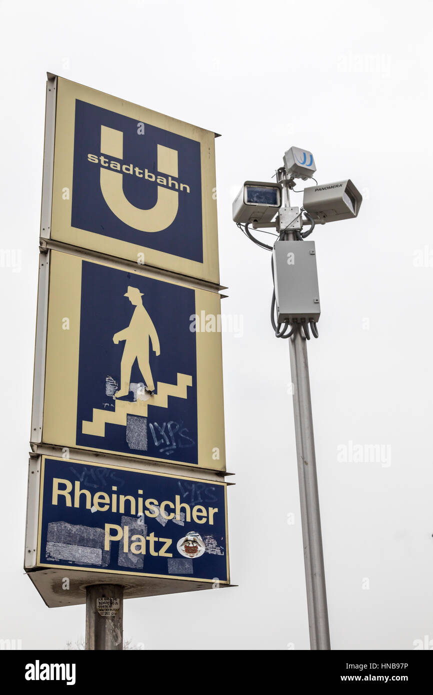 Video sorveglianza di polizia Essen, Germania, presso il Rheinischer Platz, nel nord della città interna, live broadcasting in polizia depa Foto Stock