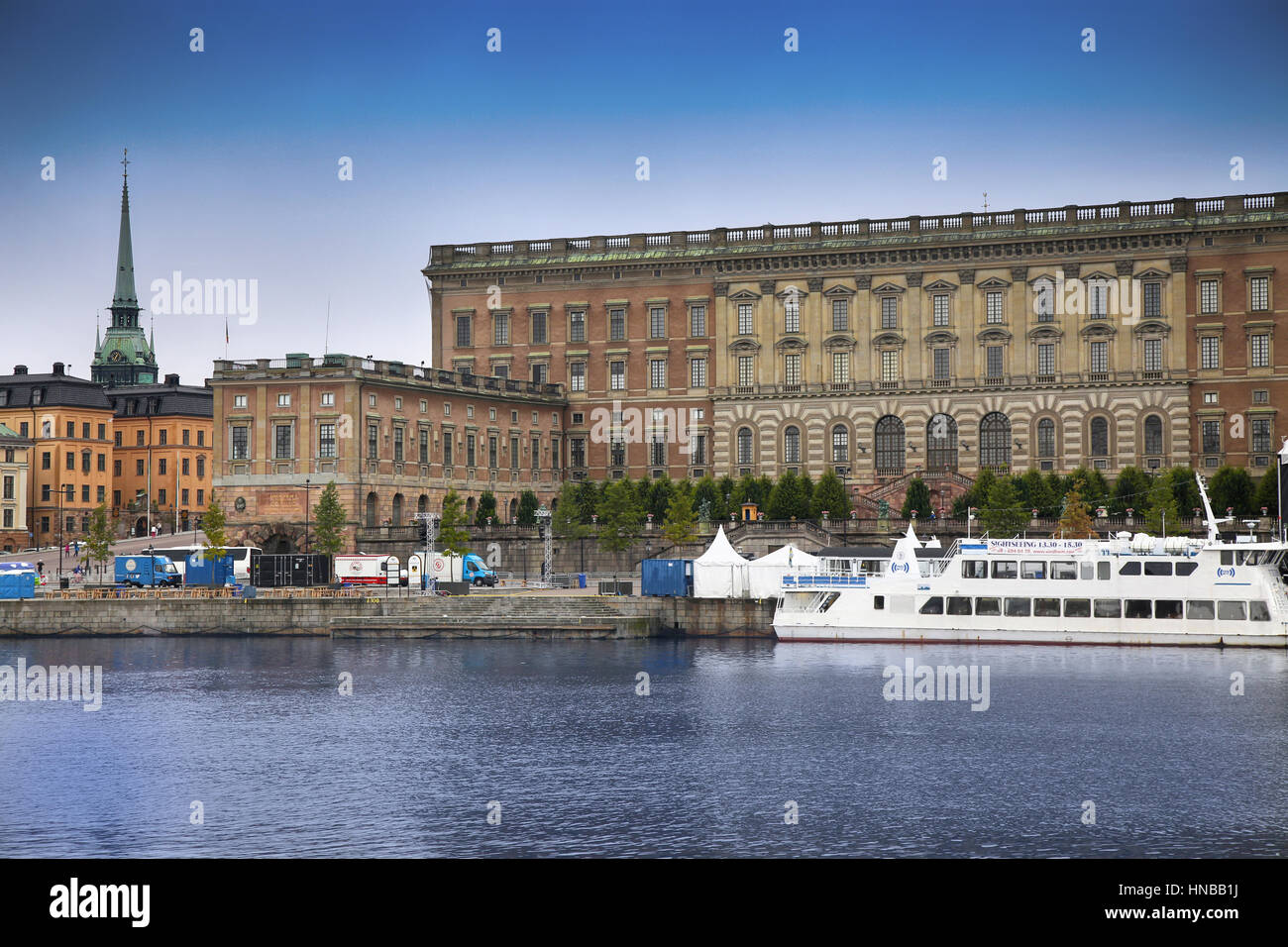 Stoccolma, Svezia - 20 agosto 2016: Vista di Gamla Stan e il Palazzo Reale. Il Palazzo Reale di Stoccolma è grande palazzo reale del monarca svedese in magazzino Foto Stock