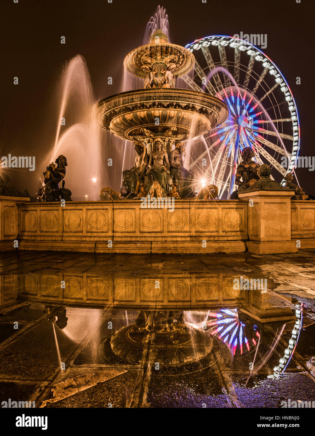 Fontaines de la Concorde, Place de la Concorde, Paris, Francia Foto Stock