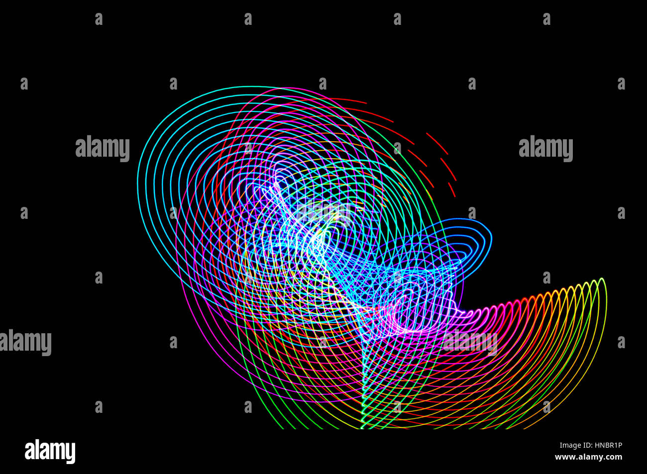 La pittura di luce. Abstract, futuristico, colorato con esposizione lunga, sfondo nero-35. Foto Stock