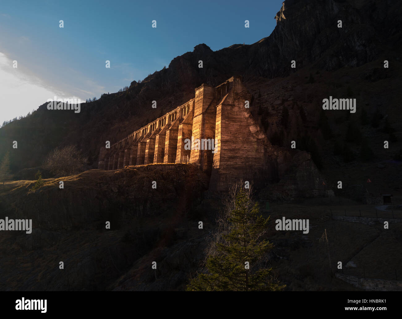 Diga Del Gleno Diga Abbandonate Sulle Montagne Di Italia