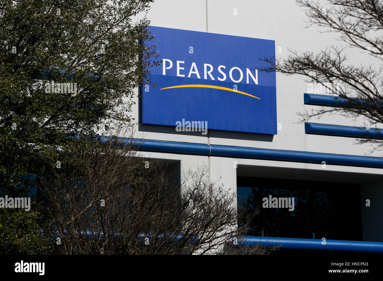 Un segno del logo al di fuori di una struttura occupata da Pearson PLC di Austin, in Texas, il 28 gennaio 2017. Foto Stock