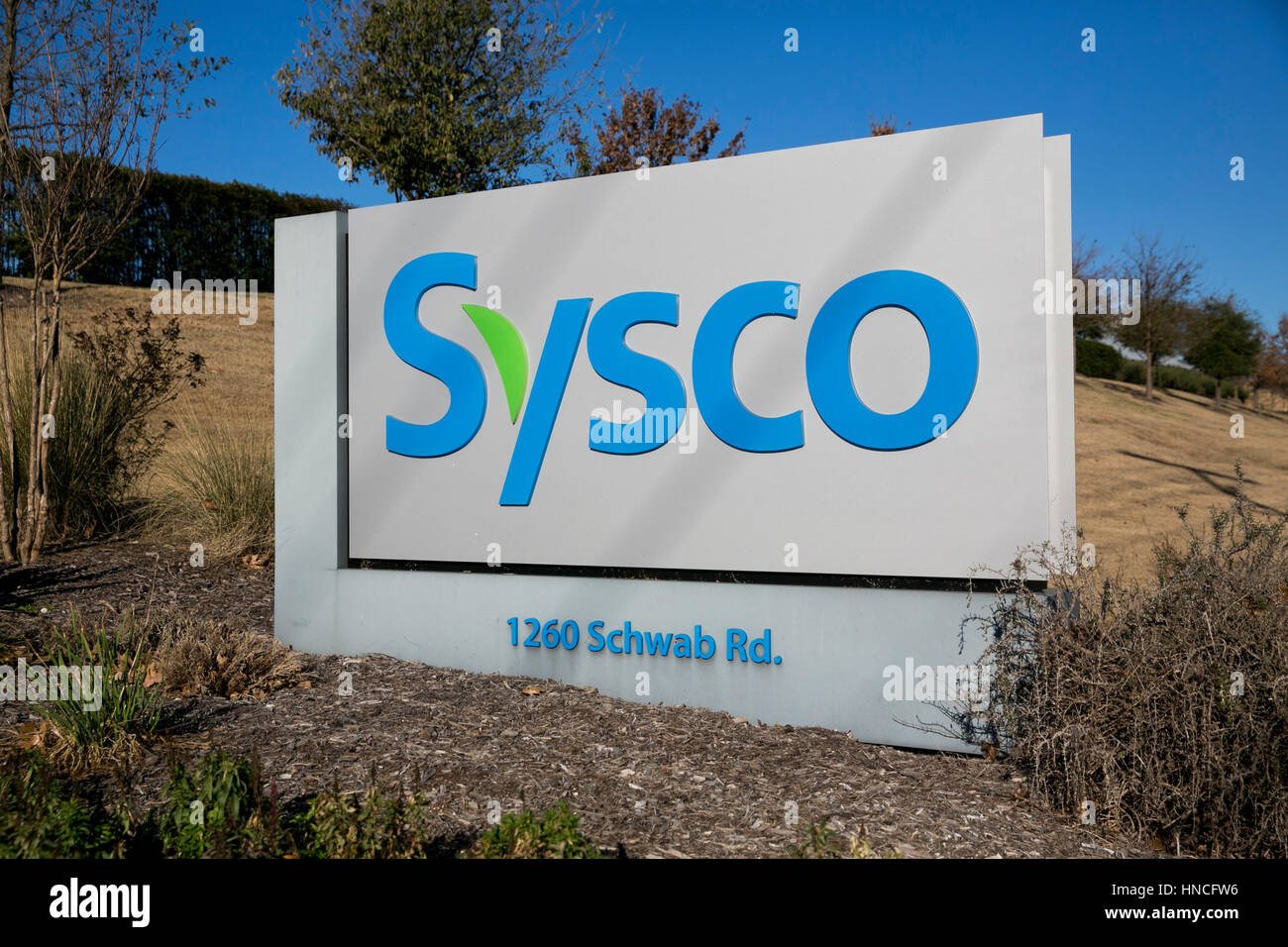 Un segno del logo al di fuori di una struttura occupata dal Sysco Corporation in Schertz, Texas, il 29 gennaio 2017. Foto Stock