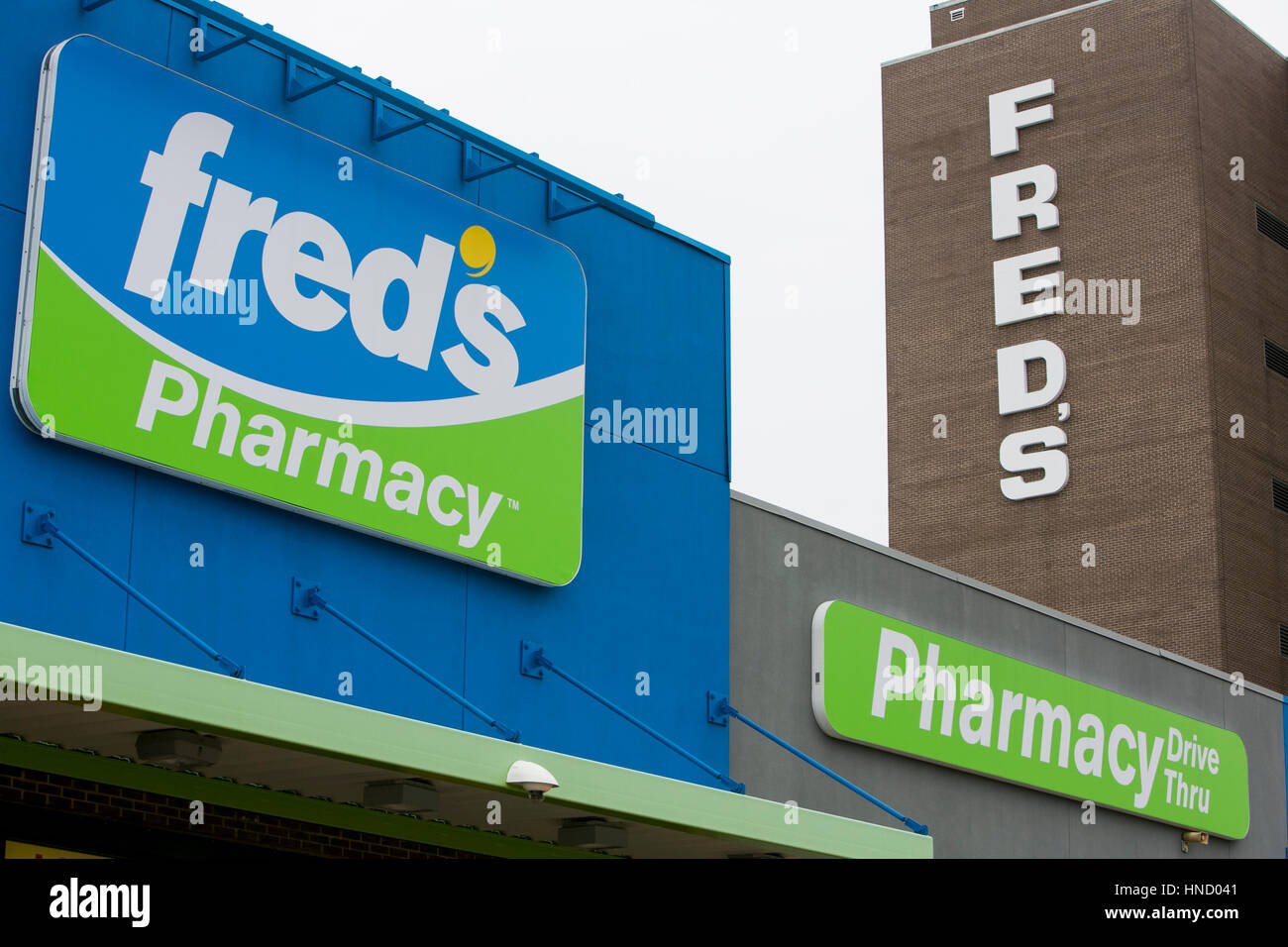 Un logo segno al di fuori della sede di Fred farmacia Memphis, Tennessee il 5 febbraio 2017. Foto Stock Un logo segno al di fuori della sede di Fred farmacia Memphis, Tennessee il 5 febbraio 2017. Foto Stock