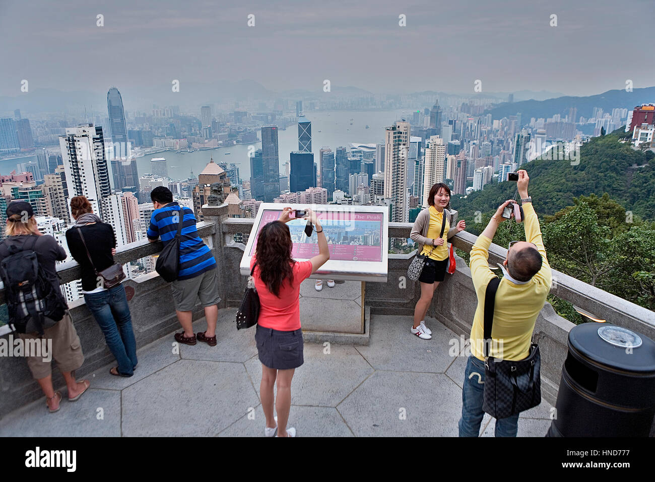 Paesaggio dalla vetta. Victoria Peak viewpoint,Hong Kong, Cina Foto Stock