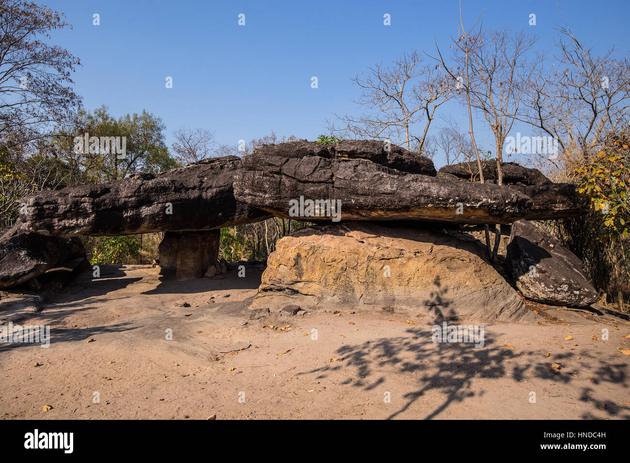 L'unità PHU Phra Bat è una delle principali attrazioni in Isaan anche se la sua posizione nelle zone rurali di Udon Thani provincia mantiene la folla a baia. Grandi massi app Foto Stock