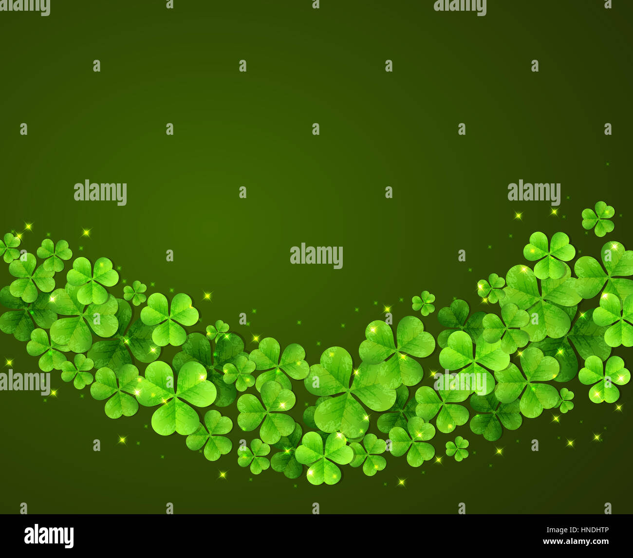 Abstract sfondo verde con foglie di trifoglio per la festa di San Patrizio Foto Stock