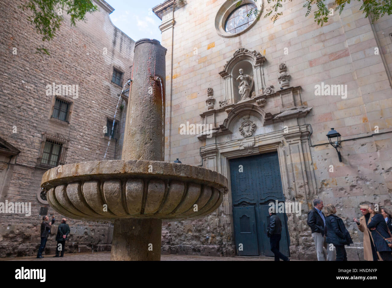 La chiesa barocca di Església de Sant Felip Neri de Barcelonai nel quartiere gotico di Barcellona Foto Stock