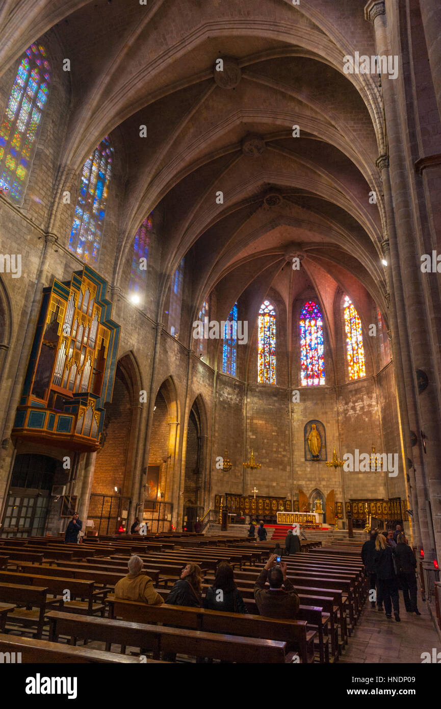 Interno della chiesa di Santa Maria del Pi in Il quartiere gotico di Barcellona Foto Stock