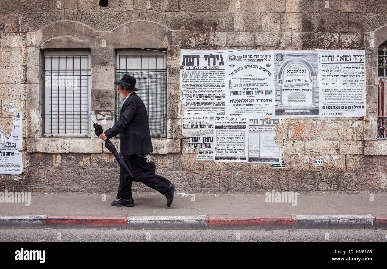 Gli ebrei ortodossi, Mea Shearim trimestre, a Gerusalemme, Israele. Foto Stock