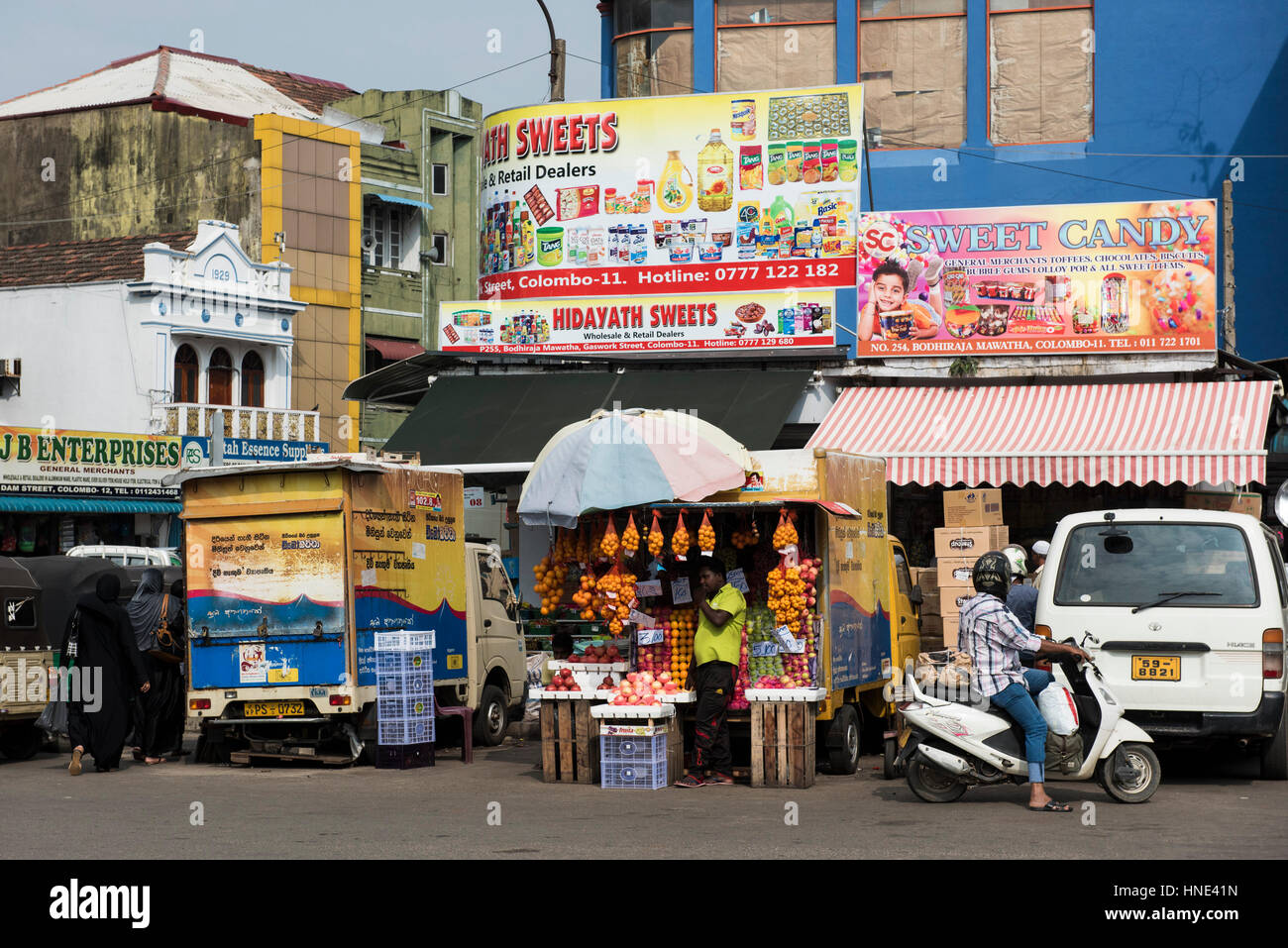 Venditore ambulante, il Pettah, Colombo, Sri Lanka Foto Stock