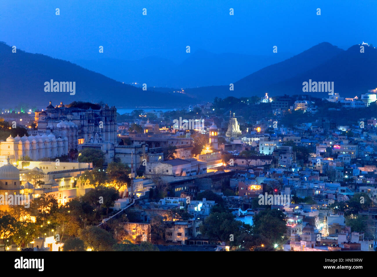 Panorama, City Palace e lo skyline di Udaipur,Udaipur, Rajasthan, India Foto Stock