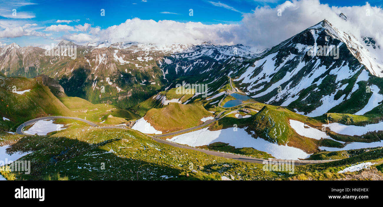 Cime coperte di neve Foto Stock