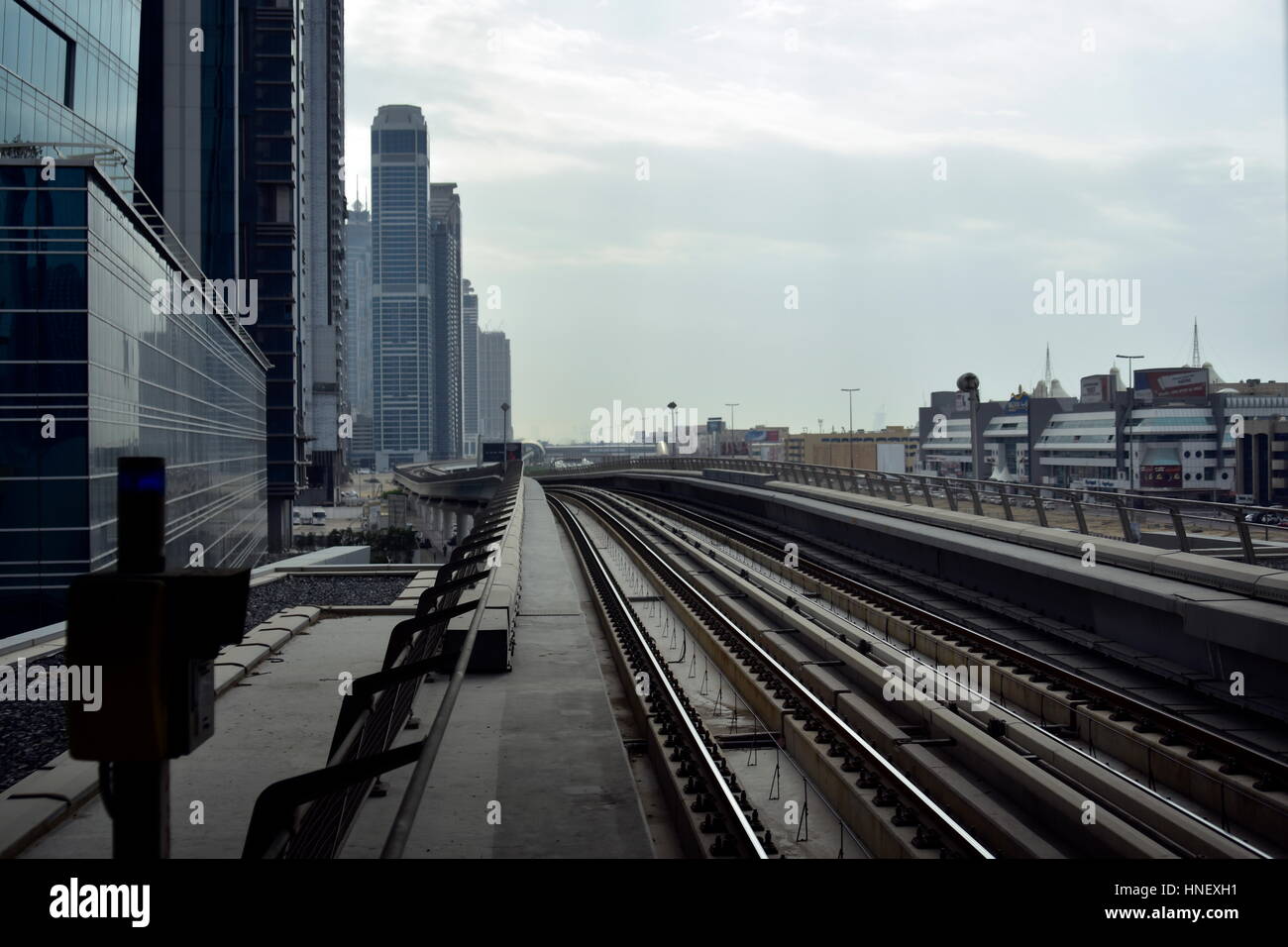 Dubai, Emirati Arabi Uniti - 11 febbraio 2017, la metropolitana di Dubai è un driverless, completamente automatizzata del metro rete ferroviaria in Dubai Emirati Arabi Uniti Foto Stock