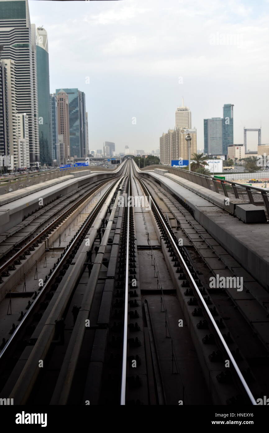 Dubai, Emirati Arabi Uniti - 11 febbraio 2017, la metropolitana di Dubai è un driverless, completamente automatizzata del metro rete ferroviaria in Dubai Emirati Arabi Uniti Foto Stock