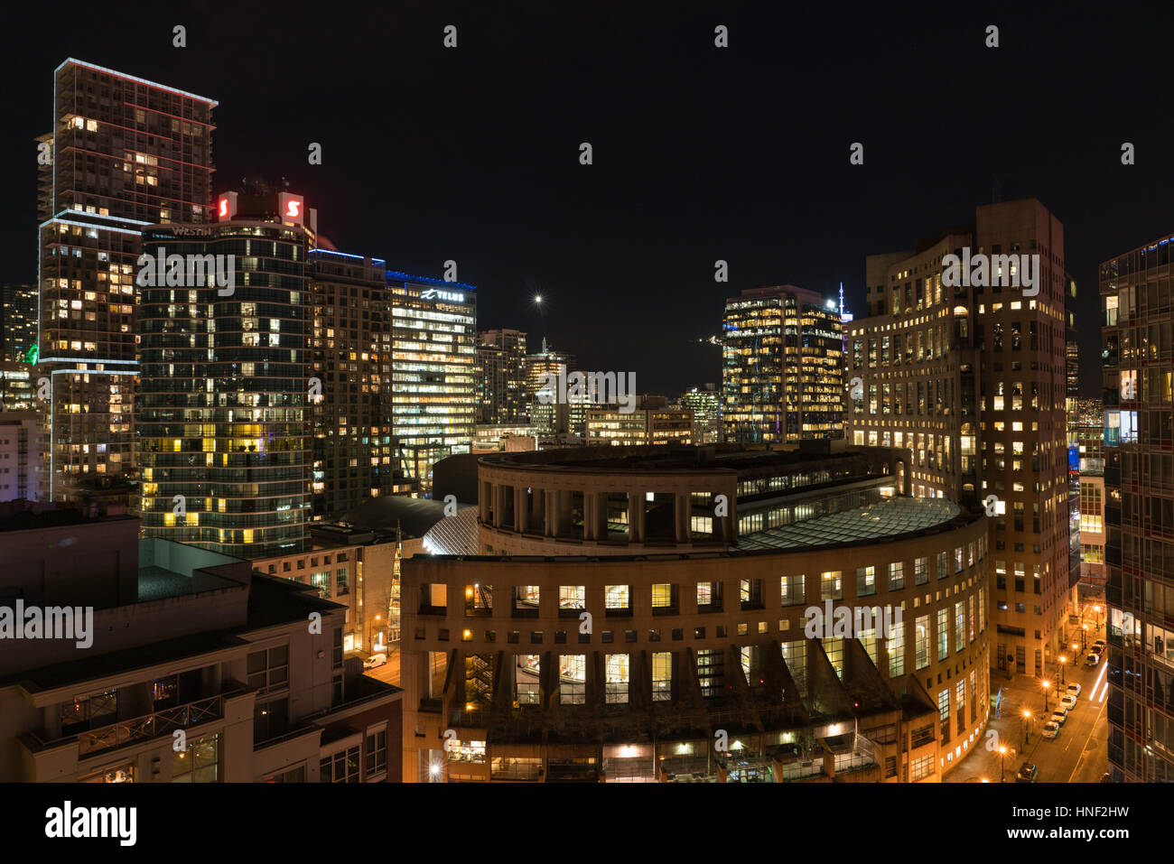 Vancouver biblioteca pubblica da alto punto di vista con gli altri edifici alti Foto Stock