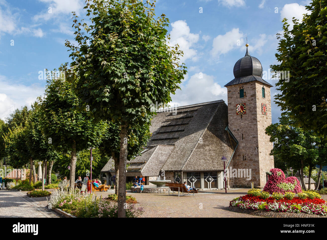 San Nicolò chiesa nella piazza del paese a Schluchsee, Breisgau-Hochschwarzwald, Baden-Württemberg, Germania Foto Stock