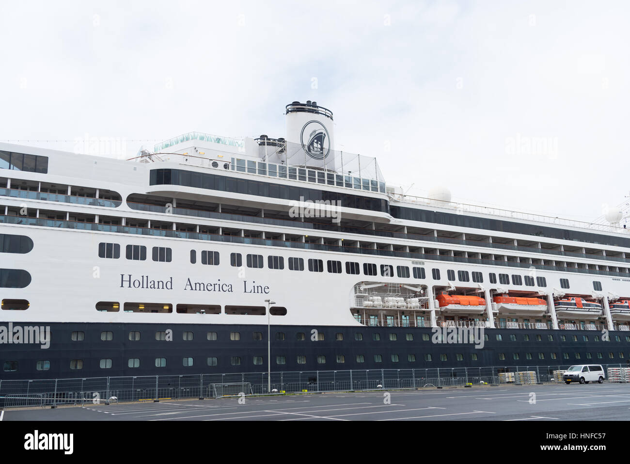 ROTTERDAM, Paesi Bassi - 14 Maggio 2016: nave passeggeri il 'MS Rotterdam', un 4 stelle plus nave da crociera della Holland America Line Foto Stock