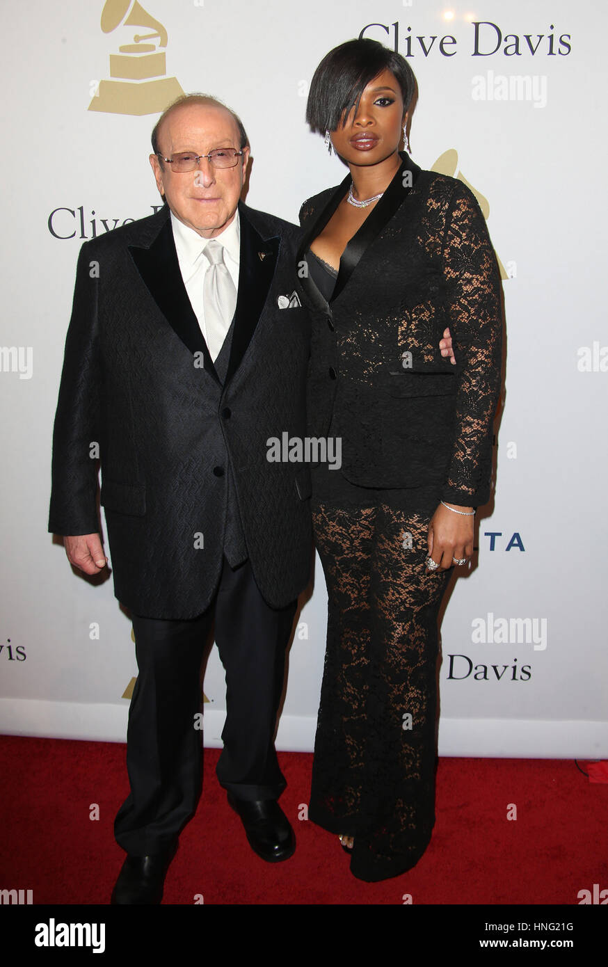 Beverly Hills, CA. Xi Febbraio, 2017. Clive Davis, Jennifer Hudson, a pre-GRAMMY Gala e salutare per l'industria le icone in onore di Debra Lee, presso il Beverly Hilton Hotel In California il 11 febbraio 2017. Foto Stock