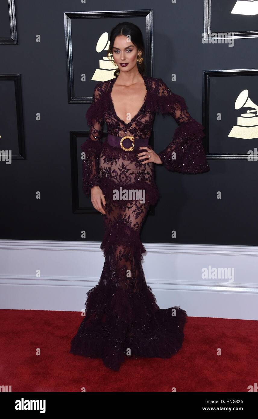 Los Angeles, CA, Stati Uniti d'America. 12 Feb, 2017. Nicole Trunfio presso gli arrivi per 59th Annual Grammy Awards 2017 - Arrivi 2, STAPLES Center di Los Angeles, CA 12 febbraio 2017. Credito: Max Parker/Everett raccolta/Alamy Live News Foto Stock