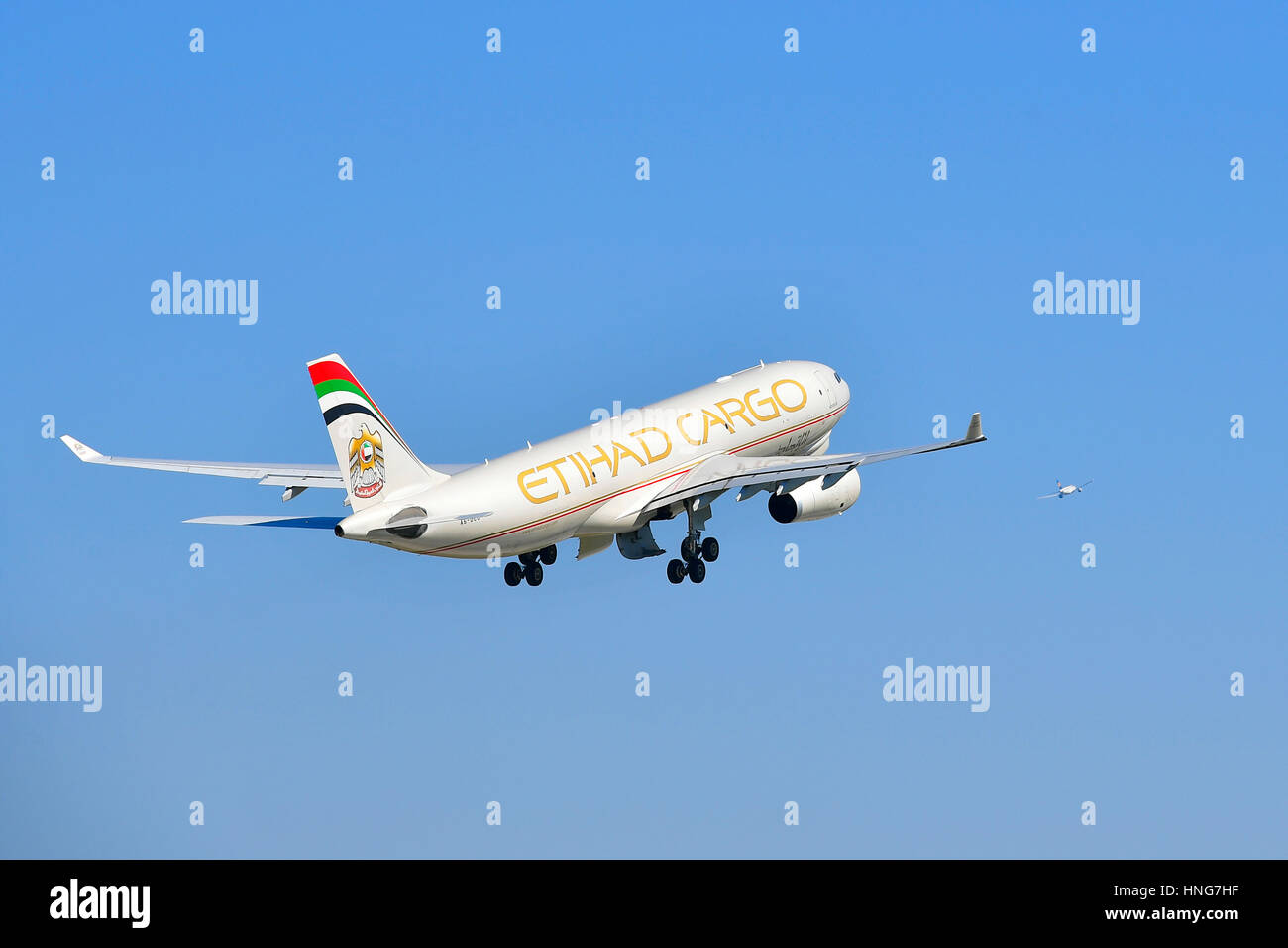 Etihad, Cargo, Airbus A 330, decollo, pista, sud, MUC, EDDM, Aeroporto di Monaco di Baviera, Erding, Freising, Monaco di Baviera Foto Stock