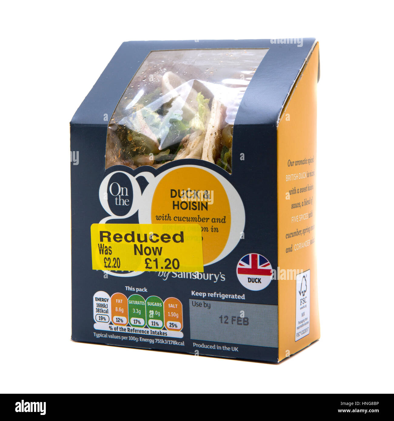 Ridotto di anatra e Hoisin avvolge fron Sainsbury's su sfondo bianco Foto Stock