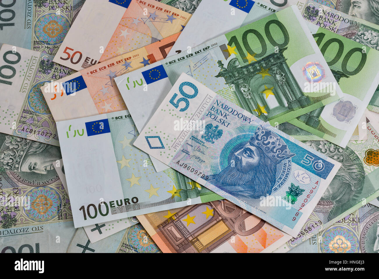 Zloty polacco e le banconote in euro background closeup Foto Stock