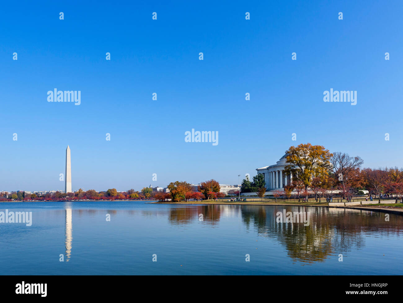Il Memoriale di Washington e Jefferson Memorial, Tidal Basin, Washington DC, Stati Uniti d'America Foto Stock