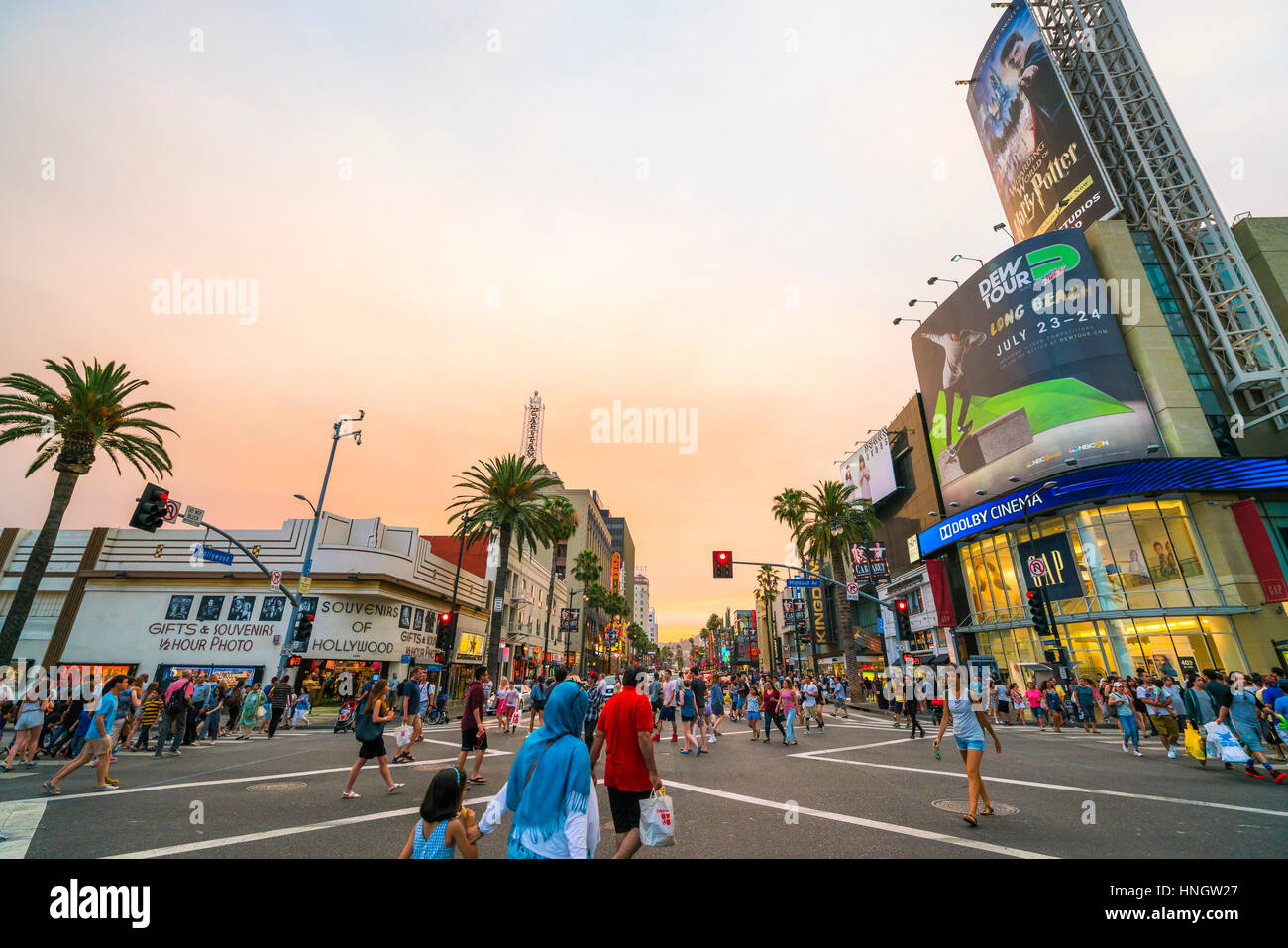 Los Angeles, California, USA. 2016/07/23:Hollywood Boulevard,Blvd, strada al tramonto, Los Angeles, California, USA. Foto Stock