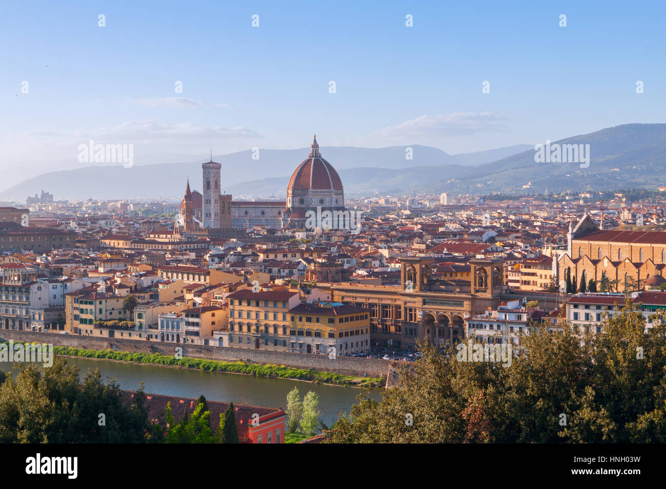 Splendide vedute del paesaggio urbano di Firenze in background Cattedrale Santa Maria del Fiore in Italia, Europa Foto Stock