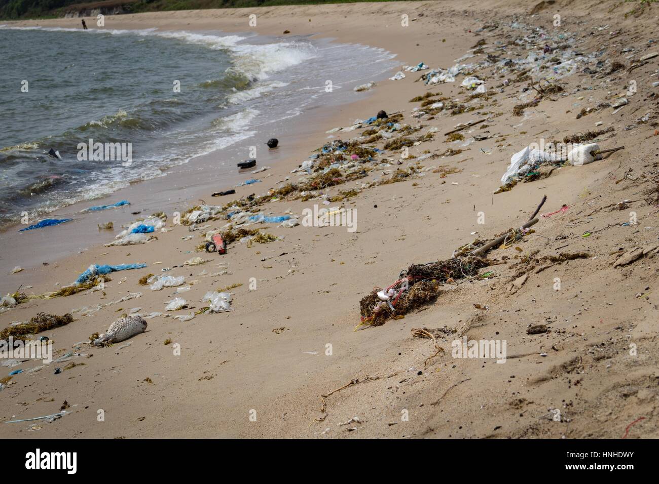 Rayong Thailandia - Febbraio 27, 2014 Inquinamento del Golfo di Thailandia nella zona di ​​Rayong terminale. Foto Stock