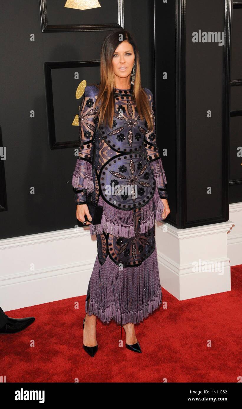 Los Angeles, CA, Stati Uniti d'America. 12 Feb, 2017. Karen Fairchild presso gli arrivi per 59th Annual Grammy Awards 2017 - Arrivi 2, STAPLES Center di Los Angeles, CA 12 febbraio 2017. Credito: Charlie Williams/Everett raccolta/Alamy Live News Foto Stock