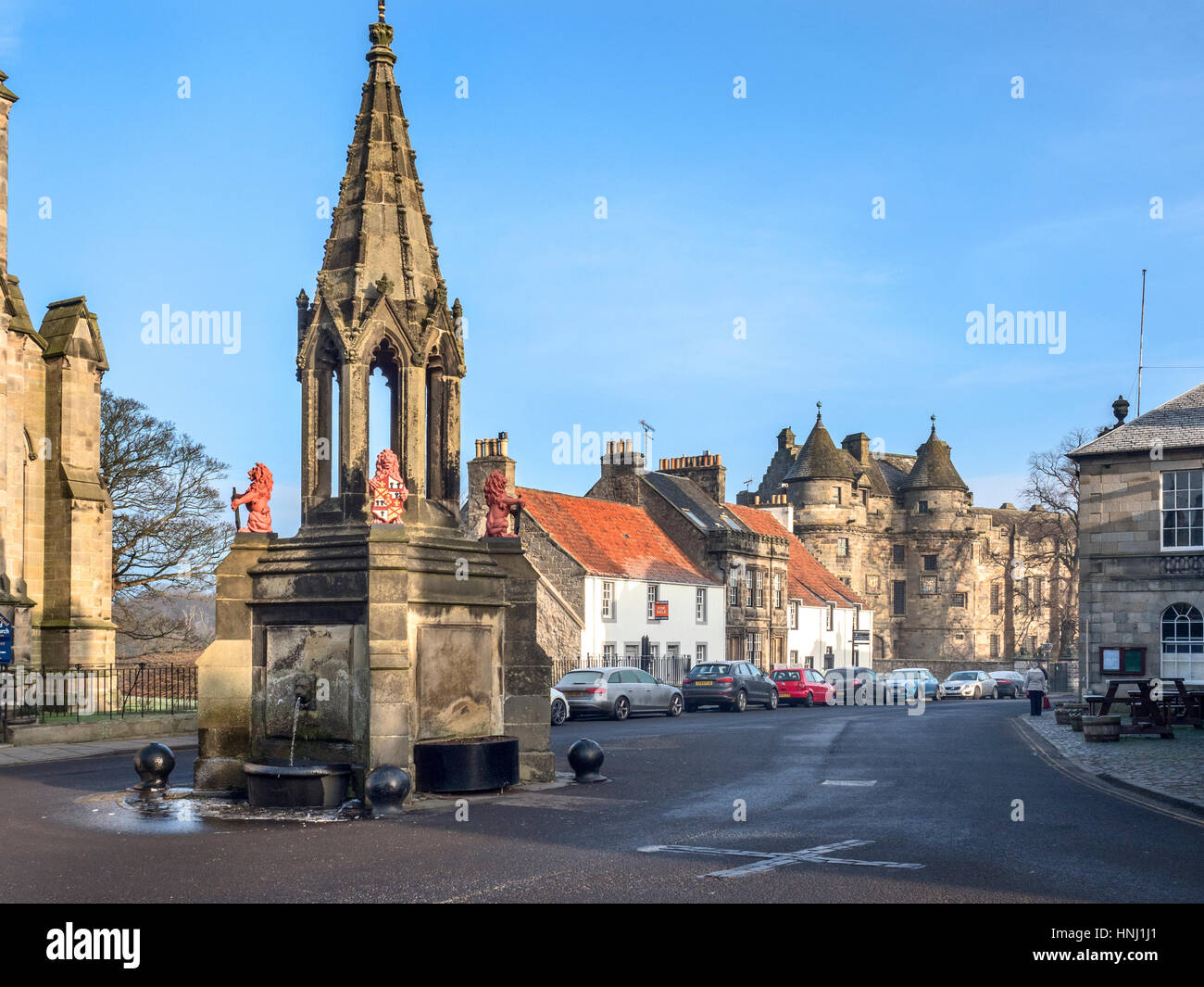 Croce di mercato e Palazzo di Falkland Fife Scozia Scotland Foto Stock