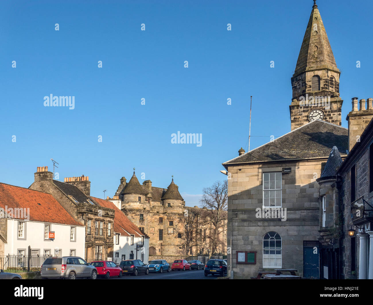 Falkland High Street e Palazzo Fife Scozia Scotland Foto Stock