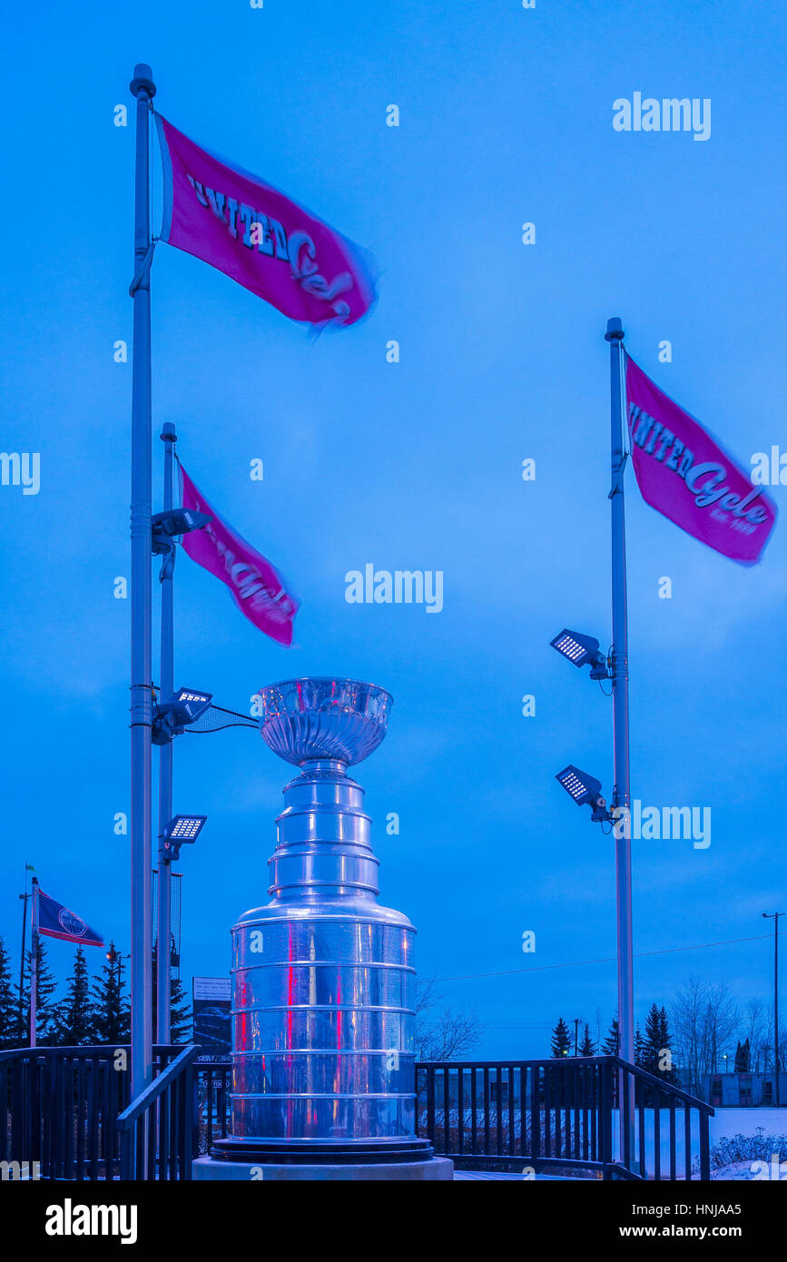 Replica la Stanley Cup, Old Strathcona, Edmonton, Alberta, CanadaEdmonton, Alberta, Canada Foto Stock