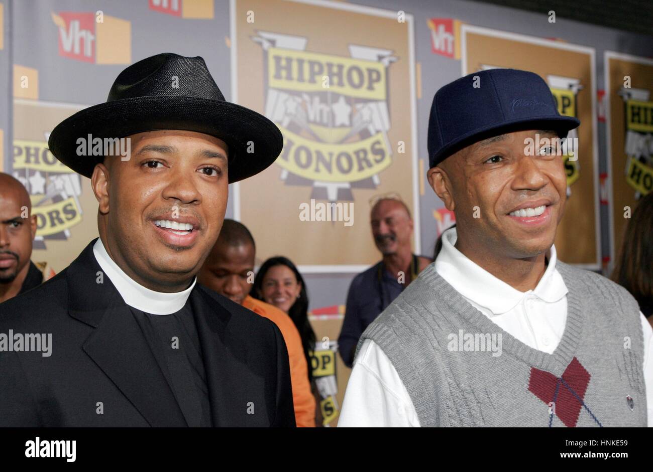 Il reverendo Run (L) e suo fratello Russell Simmons (R) arrivano alla  seconda annuale "VH 1's Hip Hop onori' 22 settembre 2005 a New York City il  22 settembre 2005 Foto stock - Alamy