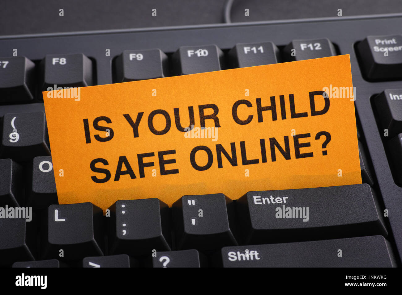Il vostro bambino è sicuro online? Internet il concetto di sicurezza. Foto Stock
