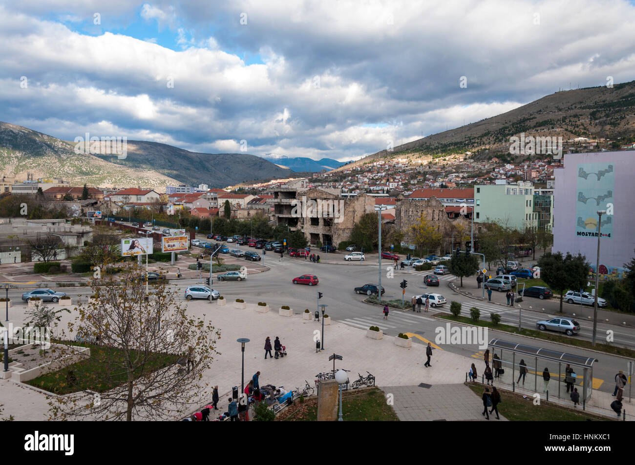 Mostar Bosnia Herzcegovina, Piazza ex frontline in guerra Foto Stock