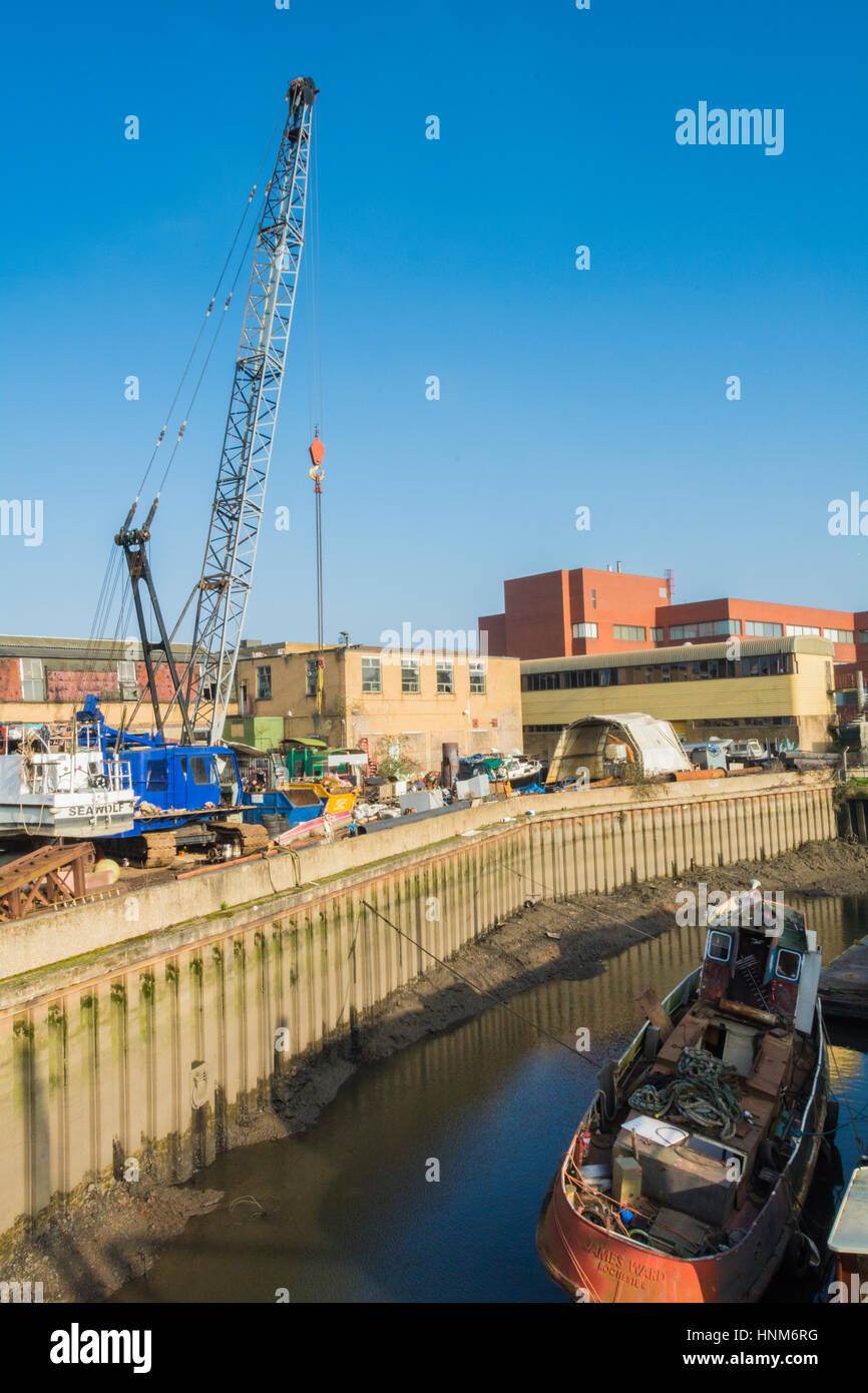 Canali storici e le vie navigabili a Brentford Dock Foto Stock