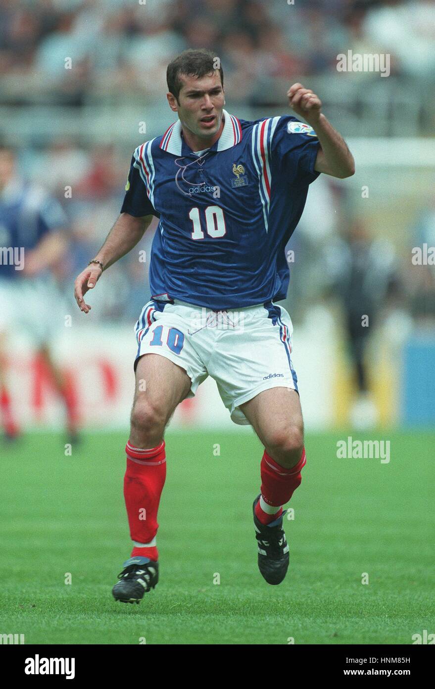 ZINEDINE ZIDANE FRANCIA & BORDEAUX 19 Giugno 1996 Foto stock - Alamy