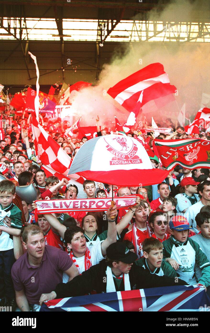 KOP ANFIELD ultimo gioco prima che tutti i posti a sedere 30 Marzo 1995 Foto Stock