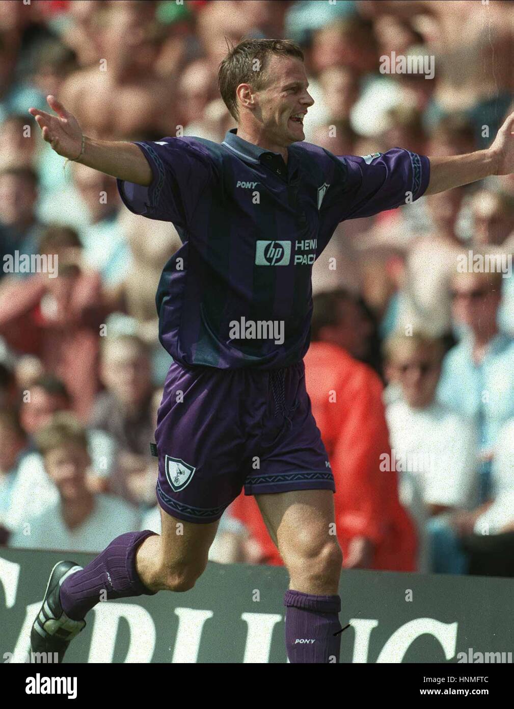 TEDDY SHERINGHAM MANCHESTER CITY TOTTENHAM H MANCHESTER CITY & TOTTENHAM H 19 Agosto 1995 Foto Stock